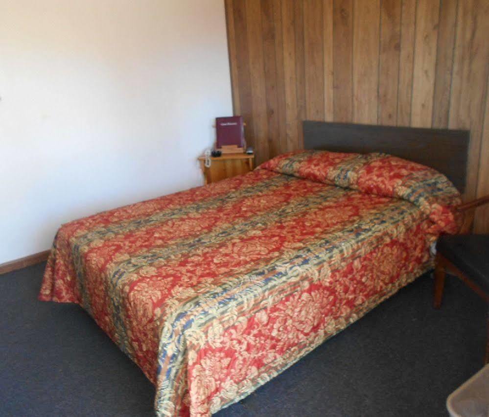 Super Saver Inn شيريدان المظهر الخارجي الصورة